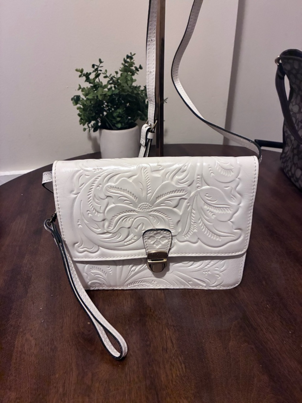 Patricia Nash White Embossed Floral Leather Crossbody - Picture 2 of 10